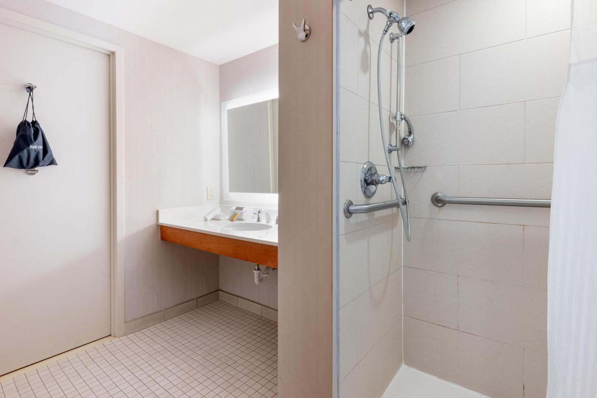 Готель Doubletree By Hilton Atlanta Airport College Park Екстер'єр фото