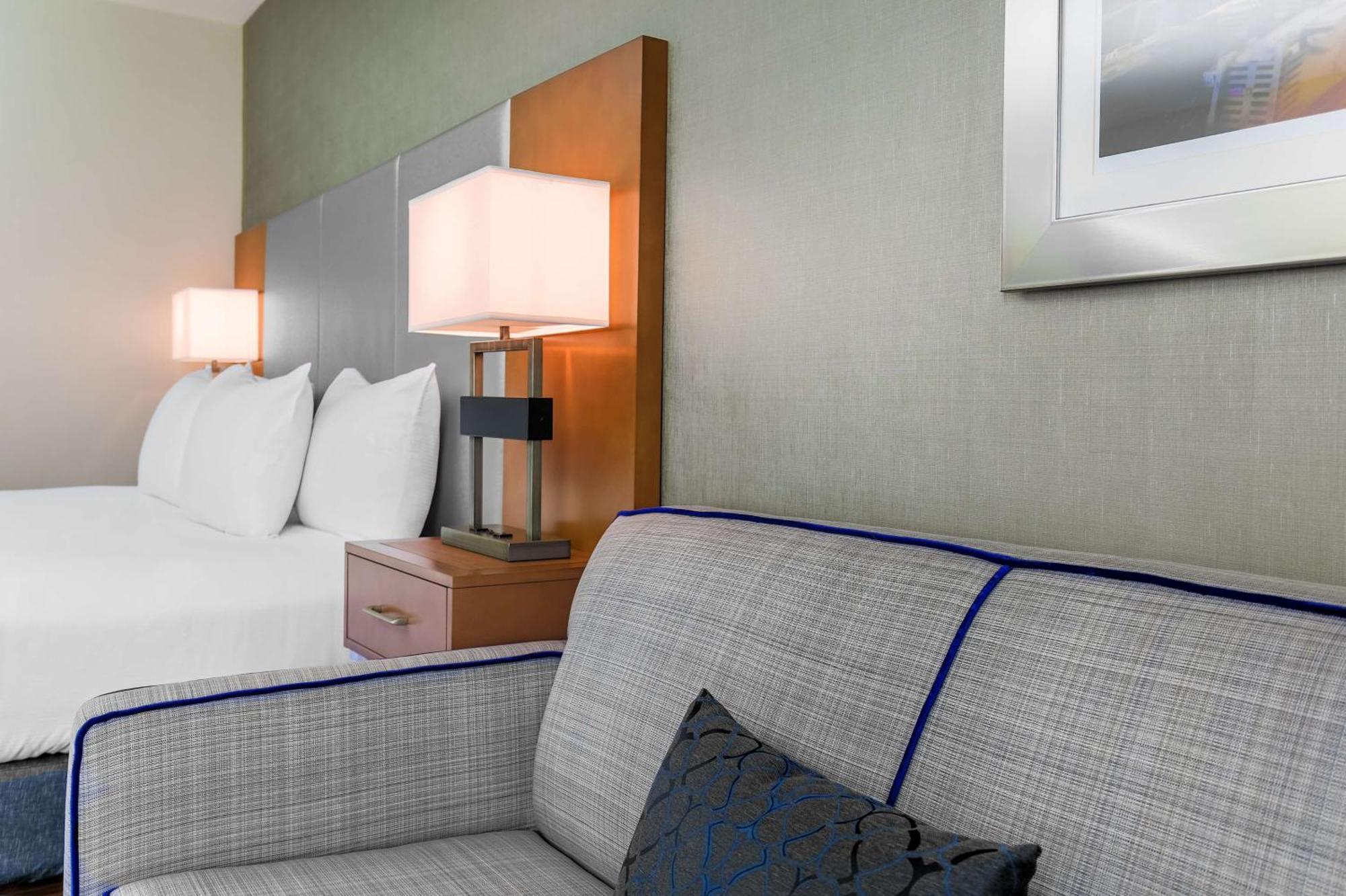 Готель Doubletree By Hilton Atlanta Airport College Park Екстер'єр фото
