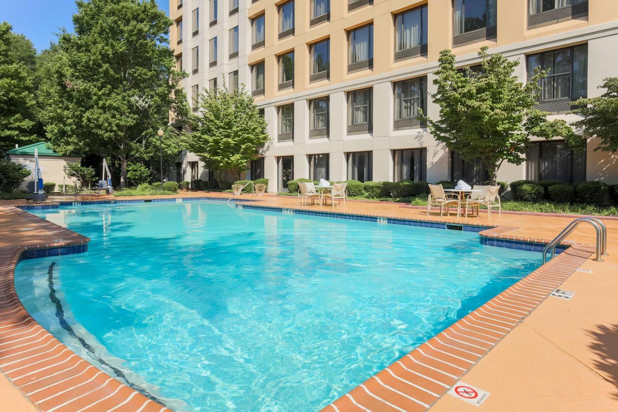 Готель Doubletree By Hilton Atlanta Airport College Park Екстер'єр фото