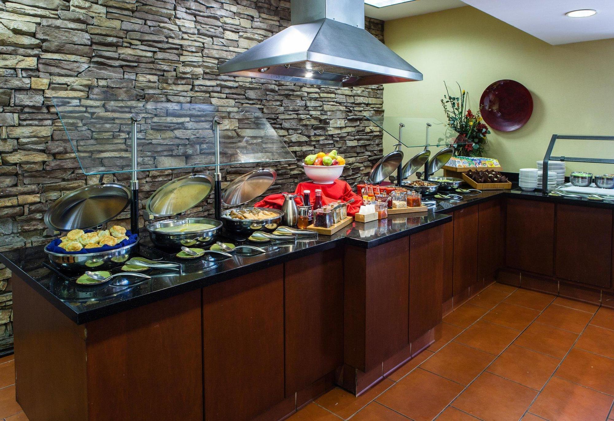 Готель Doubletree By Hilton Atlanta Airport College Park Екстер'єр фото