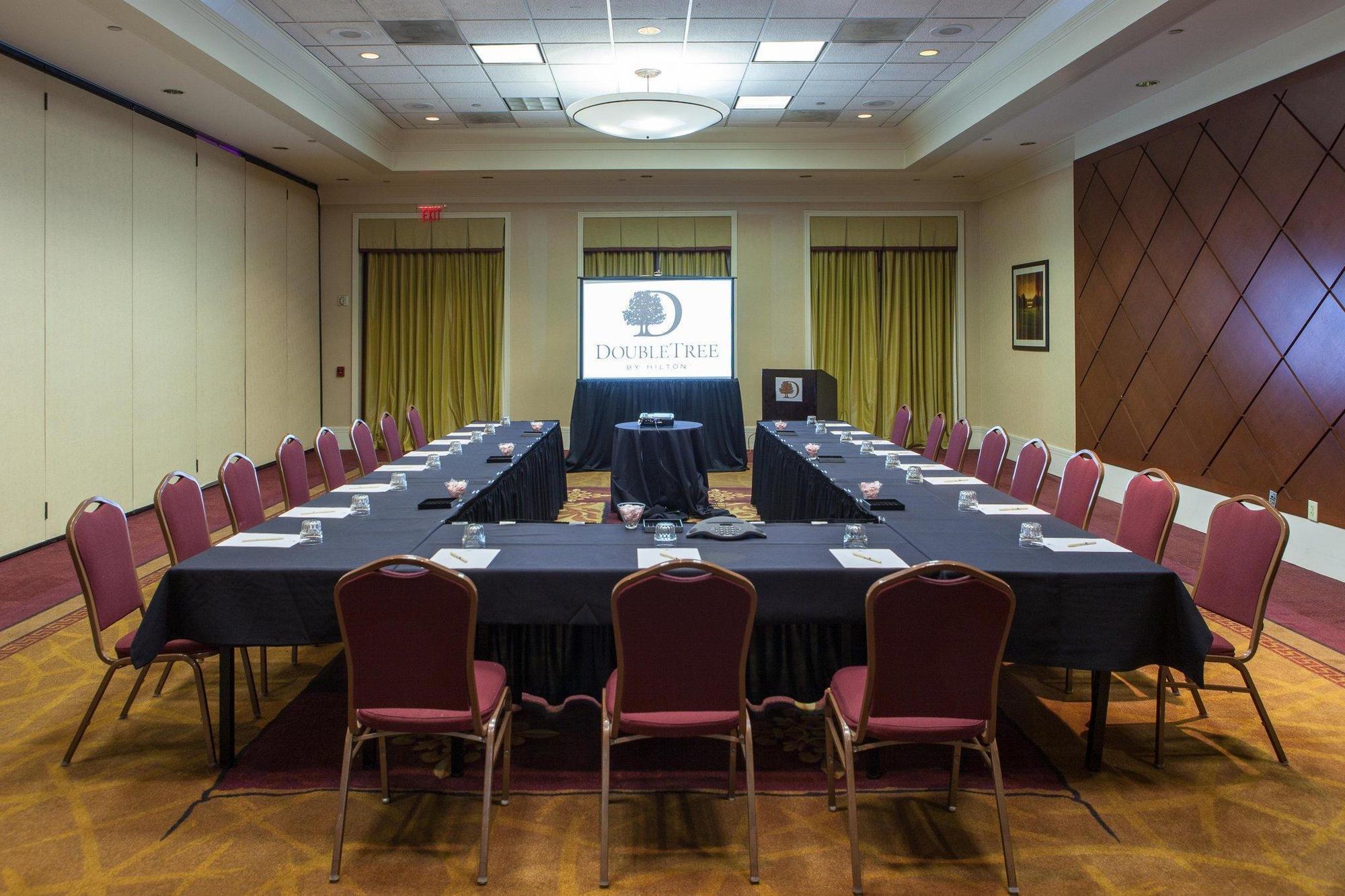Готель Doubletree By Hilton Atlanta Airport College Park Екстер'єр фото